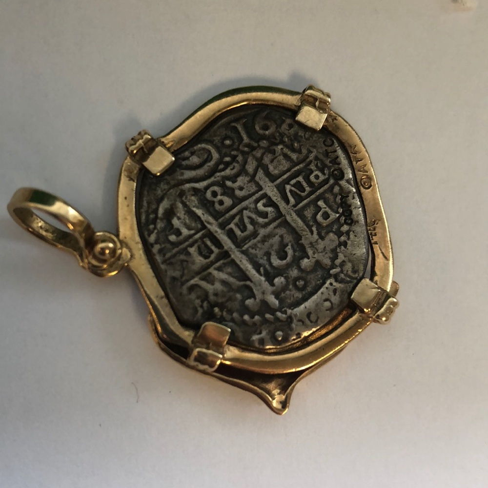 14k pendant coin